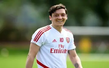 اوزیل با کاهش چشمگیر حقوقش به فنرباغچه ملحق می‌شود