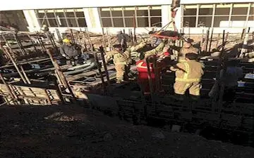 سقوط کارگر درون گودال 5 متری 