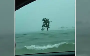 تبدیل شدن جاده‌های تگزاس به دریاچه! 