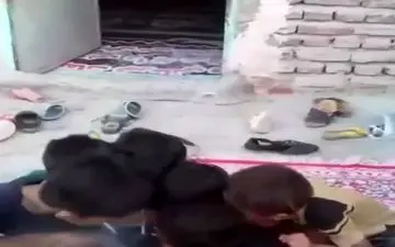 کلیپی تکاندهنده از مصرف موادمخدر چند پسر خردسال/ کرونا را شکست دادیم!