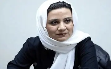 بی نمک مقابل دوربین می رود