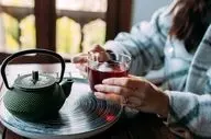 نوشیدن منظم چای، سلاحی در برابر پوکی استخوان در زنان