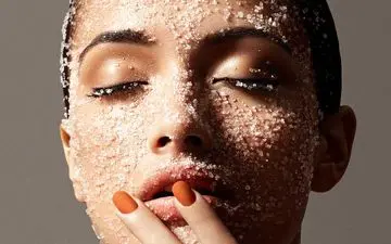 5 دستور آسان و سریع اسکراب خانگی با مواد طبیعی برای صورت