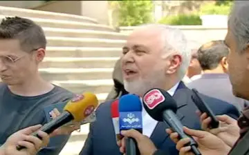 ظریف در حاشیه نشست هیئت دولت: نامه من به رهبر انقلاب در جهت حفظ منافع ملی بود