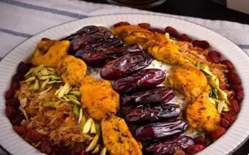 طرز تهیه خرما پلو با مرغ و کشمش| حتما امتحانش کن!