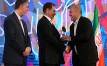 قدردانی از مدیرعامل بانک شهر در اختتامیه سی و یکمین نمایشگاه کتاب پایتخت