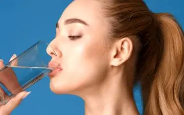 زیاد آب خوردن چه عوارضی دارد؟