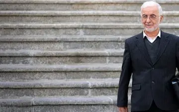 آتش‌سوزی در بندر شهید رجایی خارج از کنترل / وزیر کشور: تیم‌های ویژه به کمک شتافتند