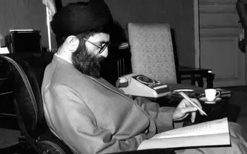 ماجرای اعتراض به پوشش و ساعت مچی رهبر انقلاب+فیلم