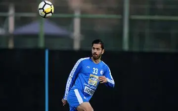 ستاره شاکی از دست استقلال به آغوش کاپیتان پناه می‌برد!