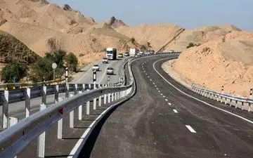 کاهش تردد و ترافیک روان در جاده‌ها/ 8 مسیر مسدود است