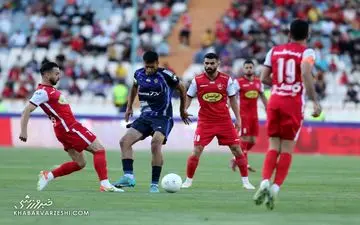 طعنه معنادار به برد پرسپولیس؛ ابر و باد و مه و خورشید و فلک در کارند.../ حتی رختکن میزبان هم به پرسپولیس رسید!