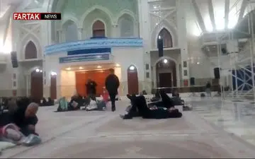 هم اکنون / حضور مردم در حرم امام /  2 بامداد + فیلم