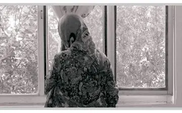 سرگذشت تلخ دختر نوجوانی که قربانی سوء استفاده پدر معتادش شد