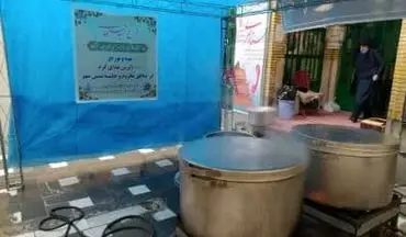 طبخ و توزیع روزانه ۲۰۰ پرس غذا در قالب طرح شهیدسلیمانی توسط مرکز افق بقعه سیده(س) کرمانشاه 