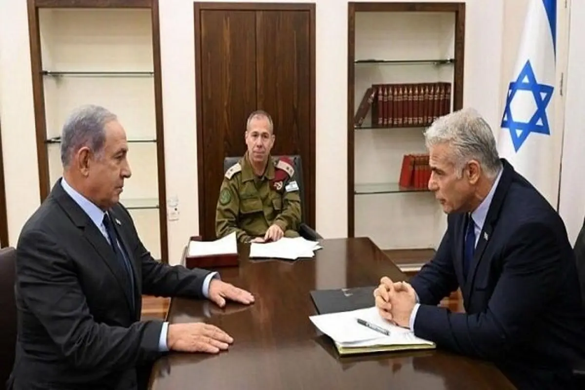 لاپید: نتانیاهو نمی‌تواند در سمت نخست وزیری باقی بماند