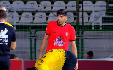 اخراج ترابی مقابل سپاهان پس از بررسی VAR + ویدئو