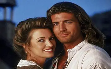 میخوای بازیگر سریال محبوب پزشک دهکده رو توی ۷۲ سالگی ببینی؟|پزشک دهکده در 72 سالگی با چهره اش روی 20 ساله ها را کم کرد
