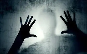 آقای نویسنده دختران زیر 25 سال تهرانی را به خانه اش می برد و ...