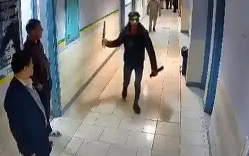 حمله جوان قمه‌به‌دست به بیمارستانی در بابل