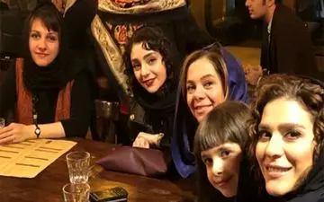 خانم‌های بازیگر دیشب در یک رستوران