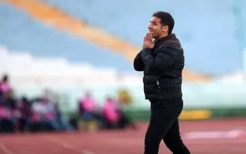 سرمربی سایپا جدا شد
