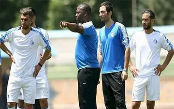 بحران بزرگ در استقلال؛ درگیریِ مربی با بازیکنان بالا گرفت