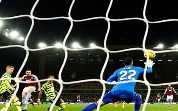 آرسنال هم مثل سیتی حریف استون‌ویلا نشد/ شگفتی‌سازی‌ تیم امری ادامه دارد 