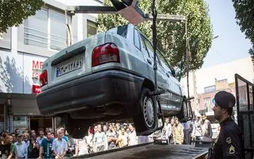 باند سرقت از داخل خودرو در تهران و کرج به دام افتادند