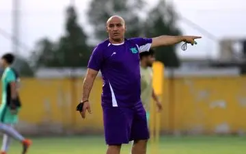 حضور منصوریان در تمرینات نفت آبادان