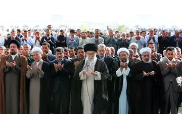 ویدیوی کامل سخنرانی رهبر بعد از نماز عید فطر