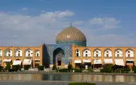 شوت به سمت کاشی‌های مسجد ۴۰۰ساله و تاریخی اصفهان