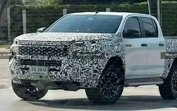 وانت جدید تویوتا / هایلوکس با چهره‌ای متفاوت آمد
