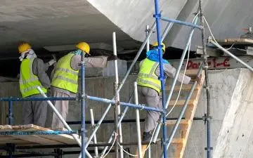 
حداقل حقوق کارگر ایرانی چند دلار است؟‌+ اینفوگرافی
