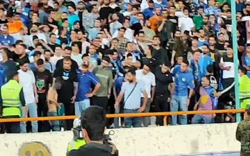 نارنجکی که در جایگاه هواداران استقلال ترکید و قربانی گرفت + ویدئو