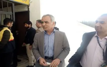  حاشیه دربی ۸۶| واکنش جالب رئیس سازمان لیگ پس از جلوگیری از ورودش و حضور مربیان تیم ملی + تصاویر