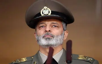 فرمانده ارتش: نیروهای مسلح برای خنثی کردن توطئه های دشمنان با تمام توان کار می کنند