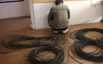 ۵۵ فقره سرقت کابل مخابراتی در پرونده این سارق!