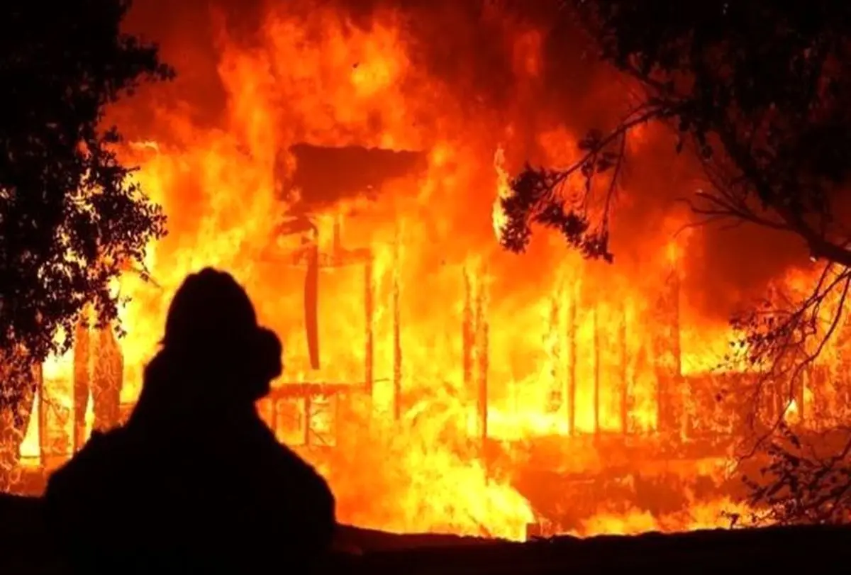 خوابگاه دانشجویی در آتش سوخت