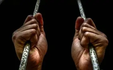 
زن بی رحم جان همکلاسی دخترش را گرفت!