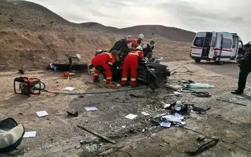 امدادرسانی به 9مصدوم حادثه تصادف خودرو405و پراید در محور بندرعباس