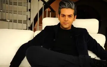 سورپرایز خواننده محبوب توسط عیالش در شب تولد + عکس