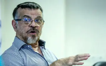 حال مهدی فخیم‌زاده مساعد نیست