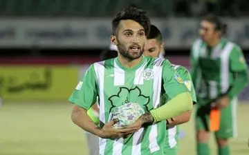 نیمکت‌نشینی بازیکنان پرسپولیسی در حضور آنالیزور سرخ‌ها 