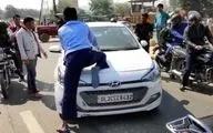 اتفاق عجیب در خیابان های هندوستان! + فیلم 