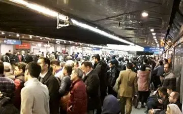 حادثه سقوط در مترو سعدی