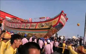 جشنواره قایق‌های سوزان در تایوان + فیلم 