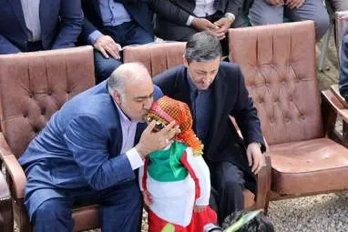 افتتاح واحدهای مسکونی گهواره  توسط  رئیس کمیته امداد کشور و  استاندار کرمانشاه 