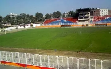 آخرین وضعیت ورزشگاه وطنی در آستانه دیدار نساجی و پرسپولیس/ بازدید مجدد از زمین استادیوم قائمشهر