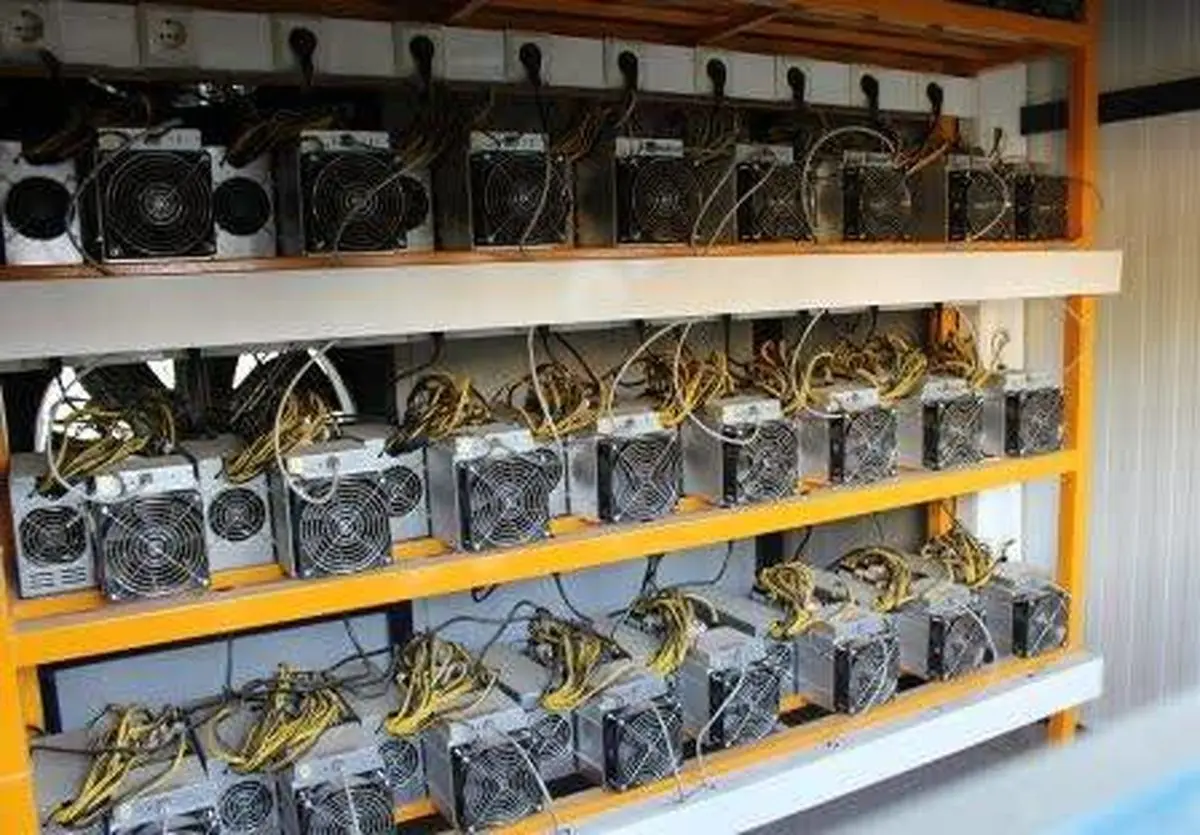 کشف 17 دستگاه ماینر و 3 هزار لیتر سوخت قاچاق توسط پلیس امنیت 

 
